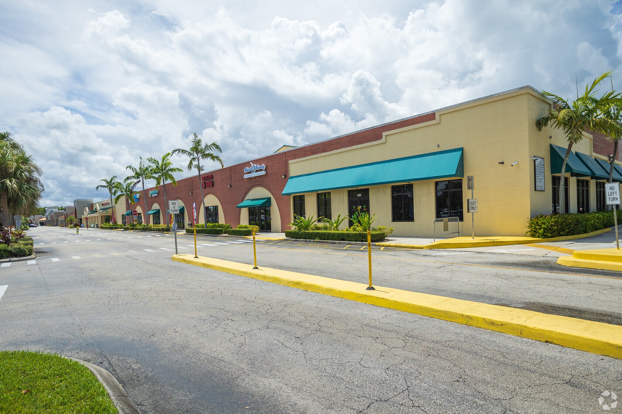 3208-3598 SE Federal Hwy, Stuart, FL à louer Photo principale– Image 1 sur 5