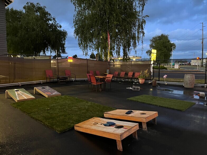 411 Oregon Way, Longview, WA à vendre - Photo de l’immeuble – Image 3 sur 13