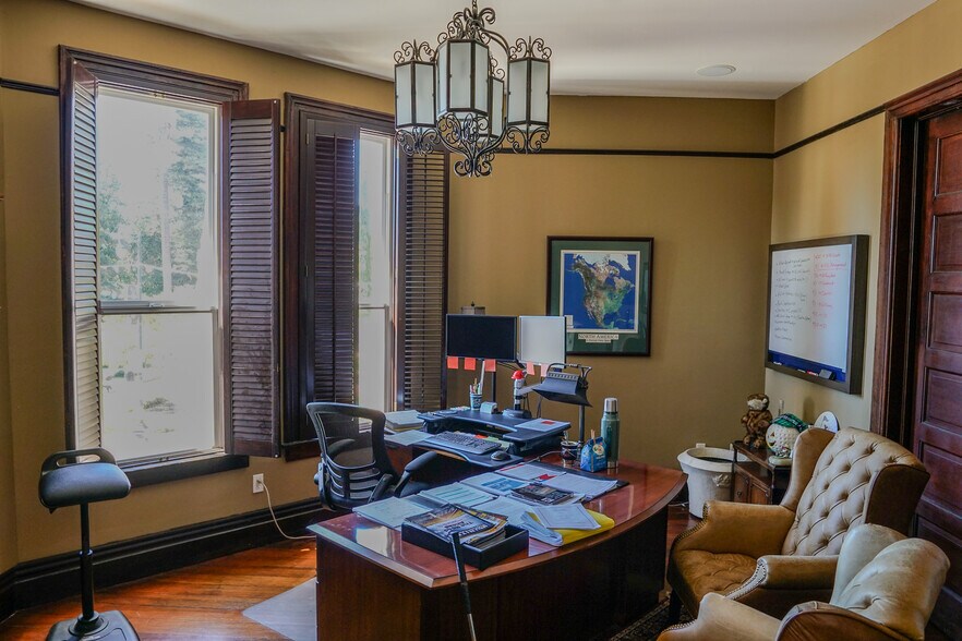 26 Plaza Sq, Orange, CA à louer - Photo de l’immeuble – Image 3 sur 15