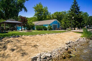 Plus de détails pour 27717 W Grass Lake Dr, Spring Grove, IL - Logement à vendre