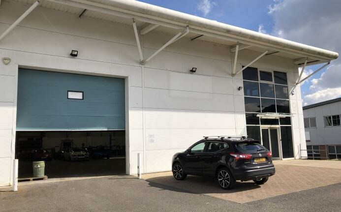 Westfield Rd, Leighton Buzzard à louer - Photo de l’immeuble – Image 3 sur 4