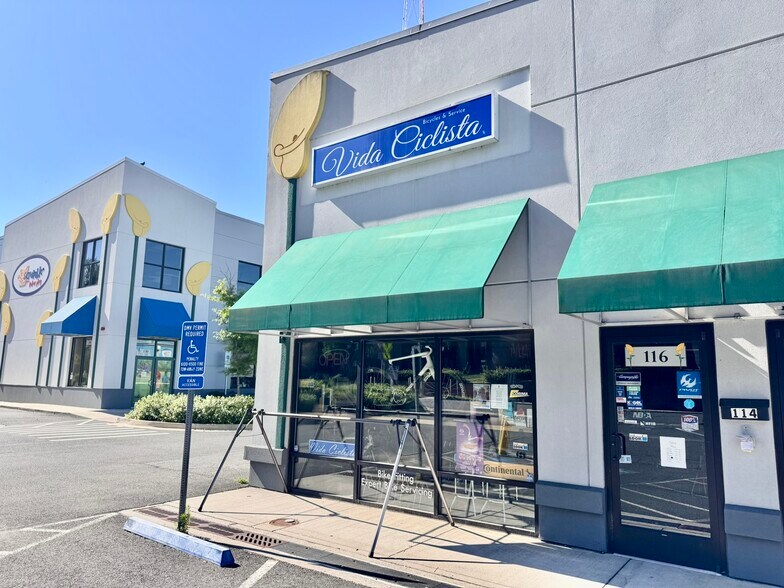 100-116 E Fairfax St, Falls Church, VA à louer - Photo de l’immeuble – Image 3 sur 7