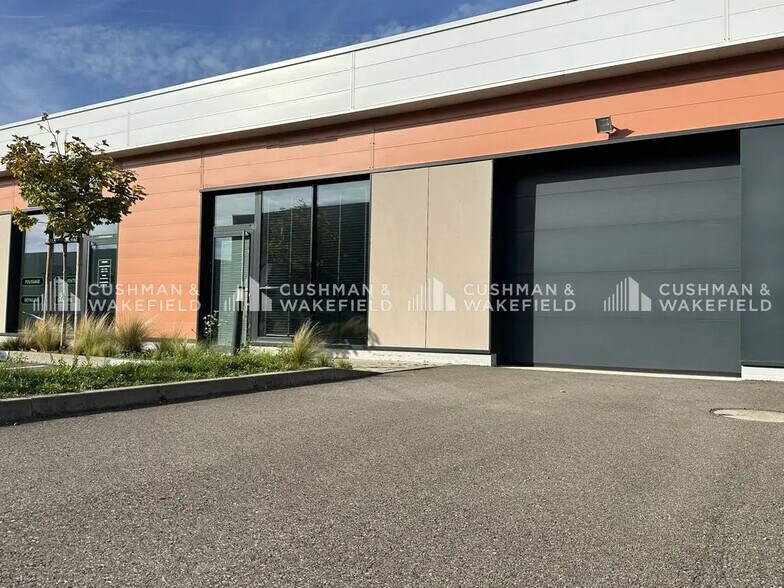 Local d’activités dans Ostwald à louer - Photo de l’immeuble – Image 3 sur 10