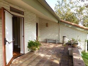 191 Wilbur Rd, Thousand Oaks, CA à louer Photo de l’immeuble– Image 2 sur 4