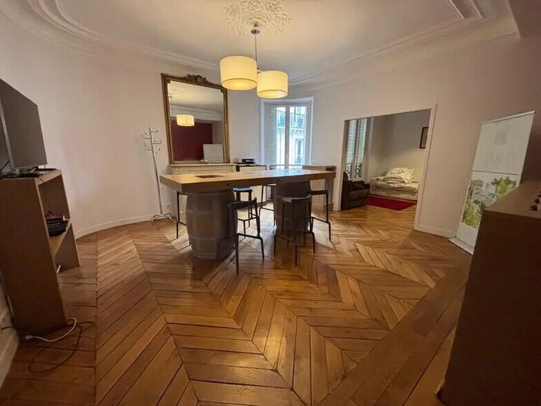 15 Rue Du Louvre, Paris à vendre - Photo intérieure – Image 2 sur 6