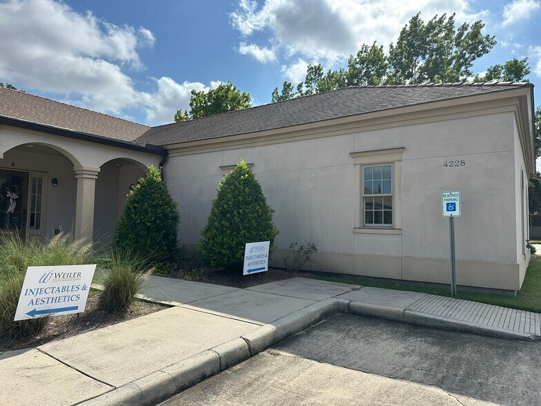4228 Bluebonnet Blvd, Baton Rouge, LA à louer - Photo de l’immeuble – Image 2 sur 14