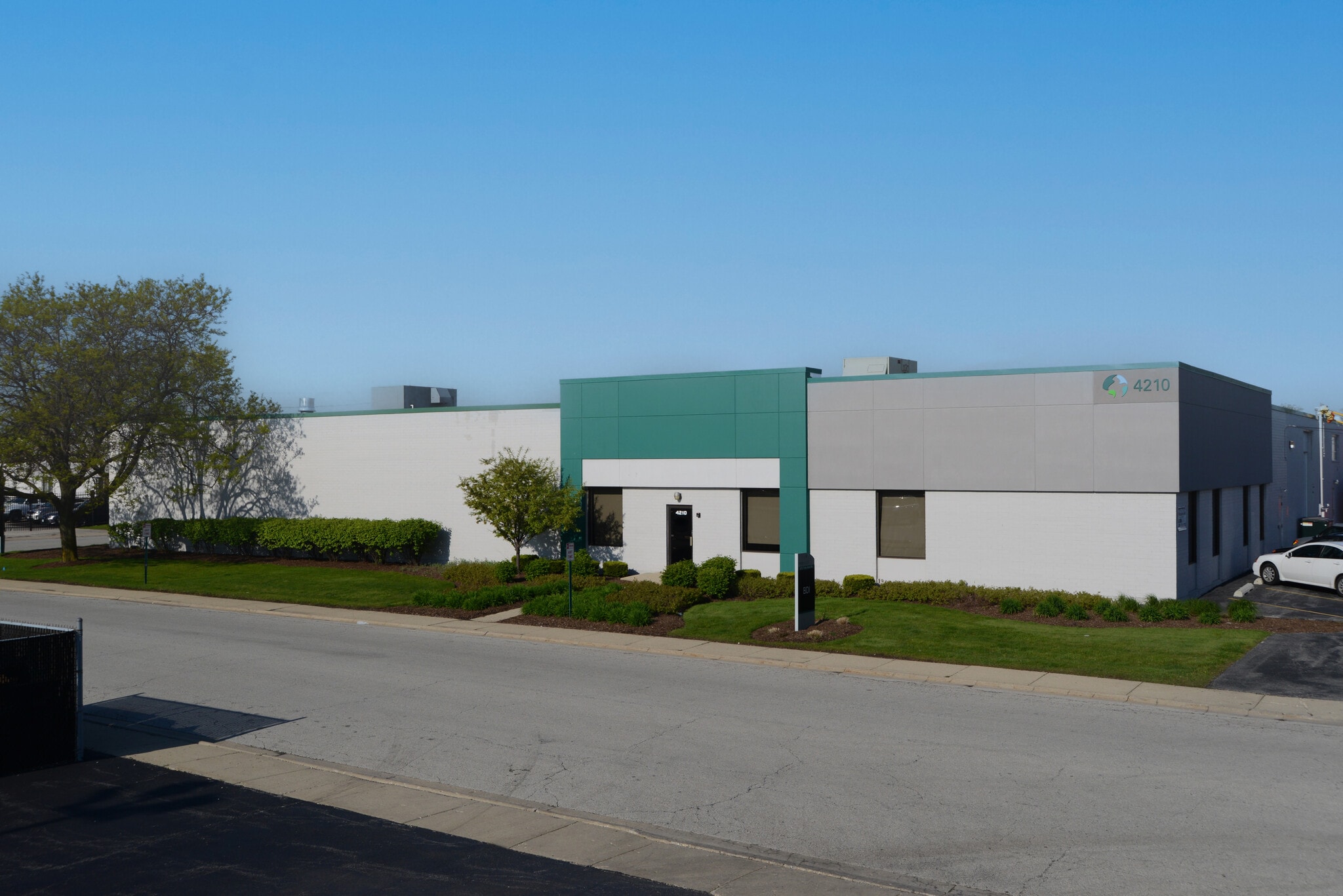 10501-10505 Delta Pky, Schiller Park, IL à louer Photo de l’immeuble– Image 1 sur 1