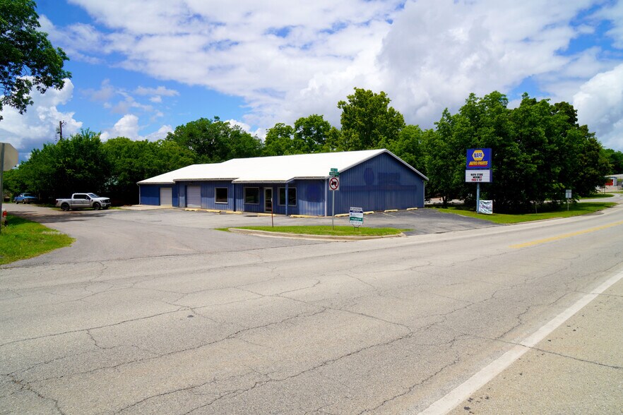 106 W 3rd St, Chandler, OK à vendre - Photo de l’immeuble – Image 1 sur 18