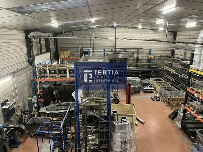 Plus de détails pour Local d’activités à vendre