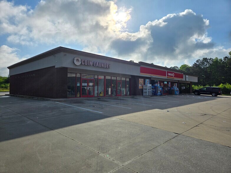 5775 Phil Niekro Blvd, Flowery Branch, GA à louer - Photo de l’immeuble – Image 2 sur 9