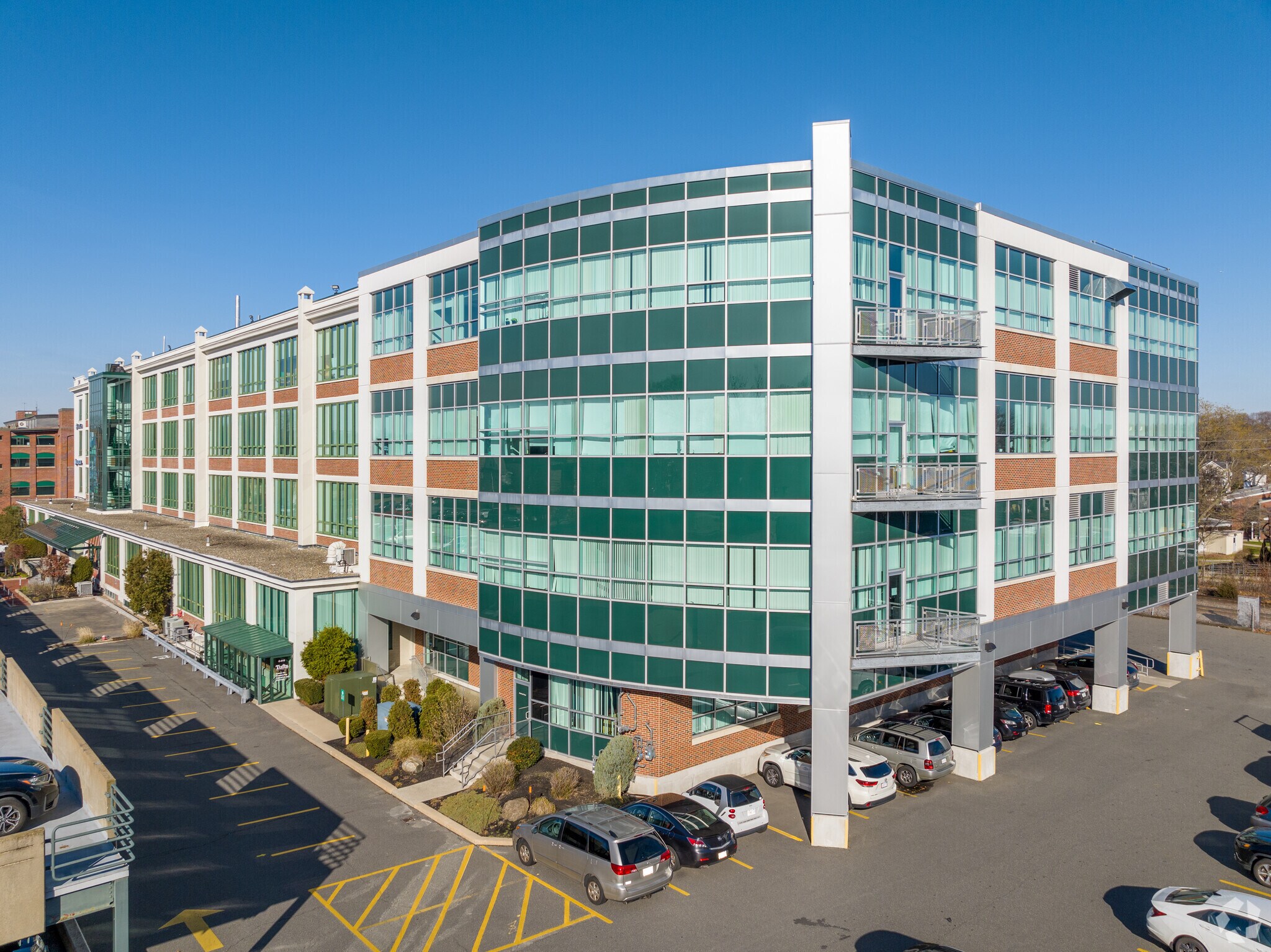 200 Boston Ave, Medford, MA à louer Photo principale– Image 1 sur 13