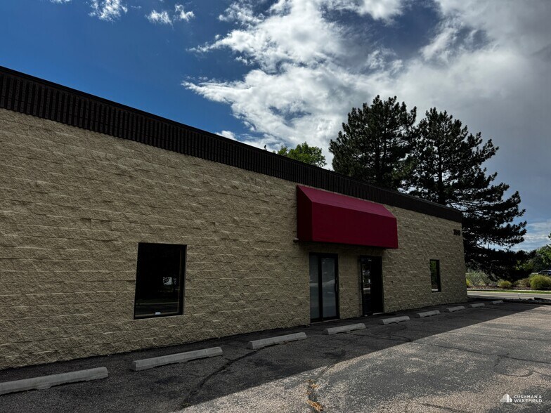 2518 Midpoint Dr, Fort Collins, CO à louer - Photo de l’immeuble – Image 2 sur 2
