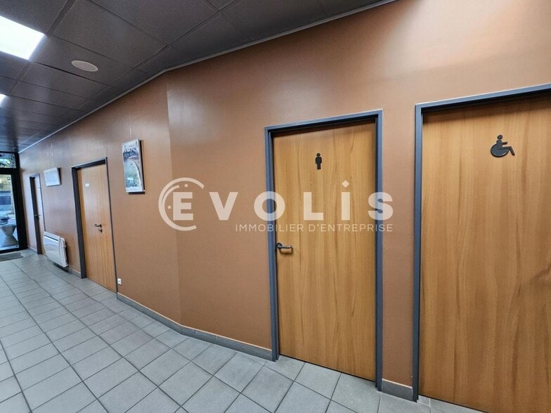 Bureau dans Montrouge à louer - Hall d’entrée – Image 3 sur 37