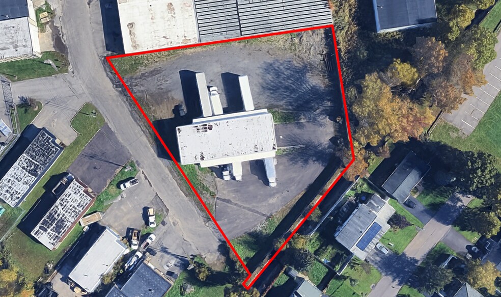 105 Meade Rd, Syracuse, NY à louer - Photo de l’immeuble – Image 2 sur 4