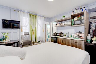 Plus de détails pour 7451 Harding Ave, Miami Beach, FL - Logement à vendre