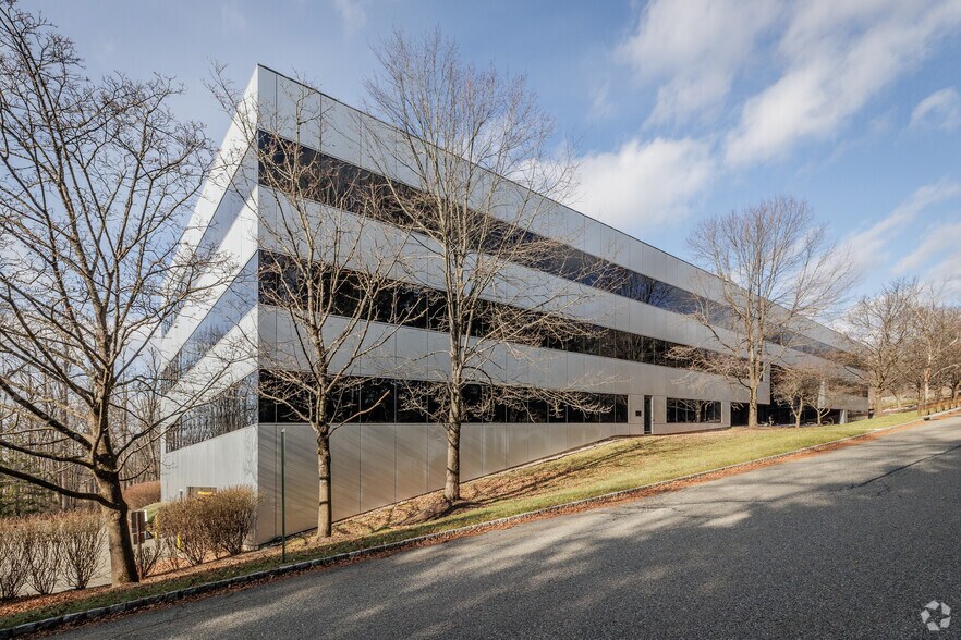 325 Columbia Tpke, Florham Park, NJ à louer - Photo de l’immeuble – Image 2 sur 5