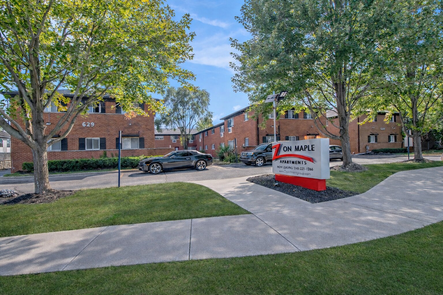 629 W Maple Rd, Clawson, MI à vendre Photo principale– Image 1 sur 7