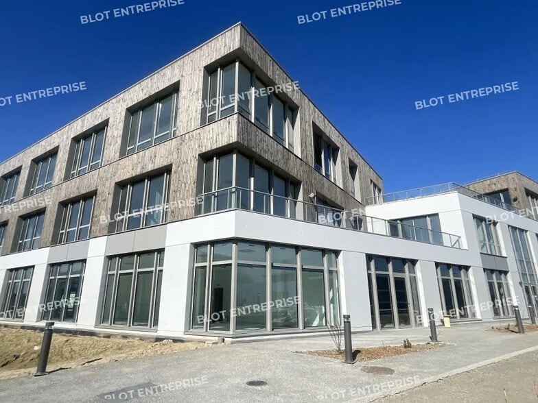 Bureau dans Pacé à louer - Photo de l’immeuble – Image 3 sur 10