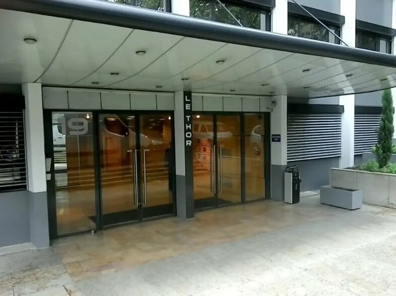 Bureau dans Villeurbanne à vendre - Photo de l’immeuble – Image 2 sur 3