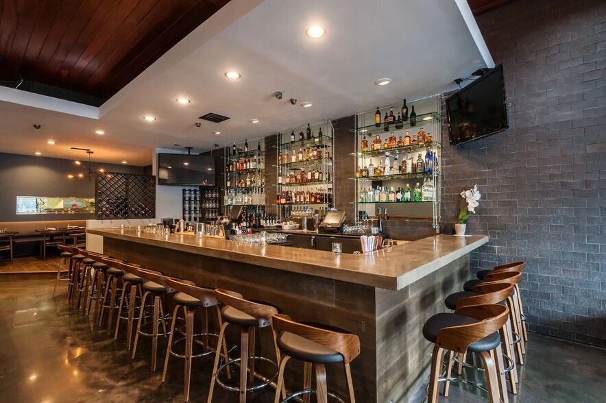 13359 Ventura Blvd, Sherman Oaks, CA à louer - Photo de l’immeuble – Image 3 sur 6