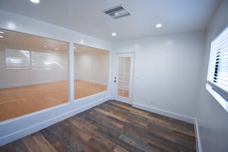 19709 Ventura Blvd, Woodland Hills, CA à vendre Photo intérieure– Image 2 sur 4