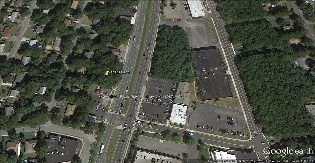 442 William Floyd Pky, Shirley, NY à louer Photo principale– Image 1 sur 6