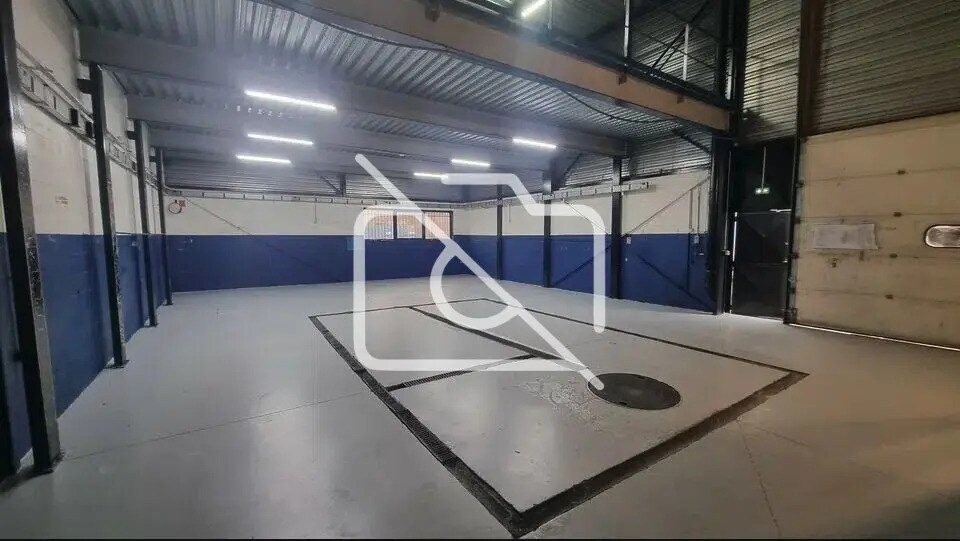 Industriel/Logistique dans Ozoir-la-Ferrière à louer Photo intérieure– Image 1 sur 6