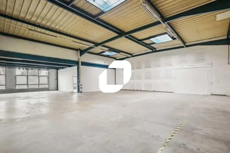 Local d’activités dans Tremblay-en-France à louer - Photo intérieure – Image 2 sur 12