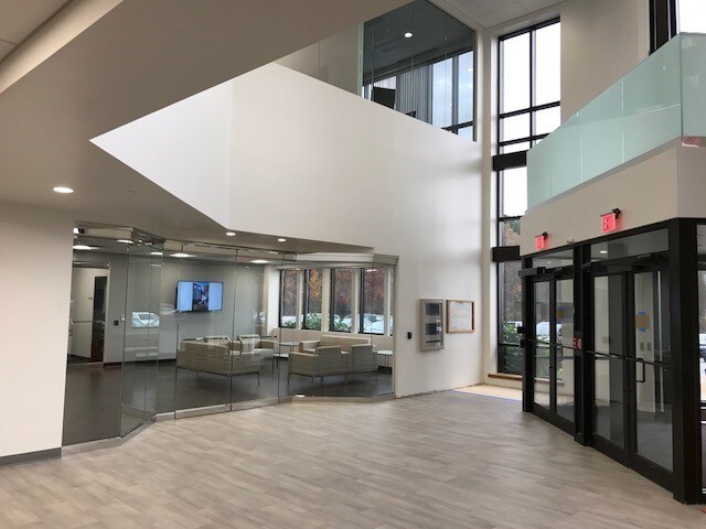 118 Flanders Rd, Westborough, MA à louer - Hall d’entrée – Image 3 sur 15