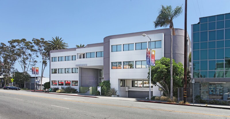 12304 Santa Monica Blvd, Los Angeles, CA à louer - Photo de l’immeuble – Image 3 sur 11