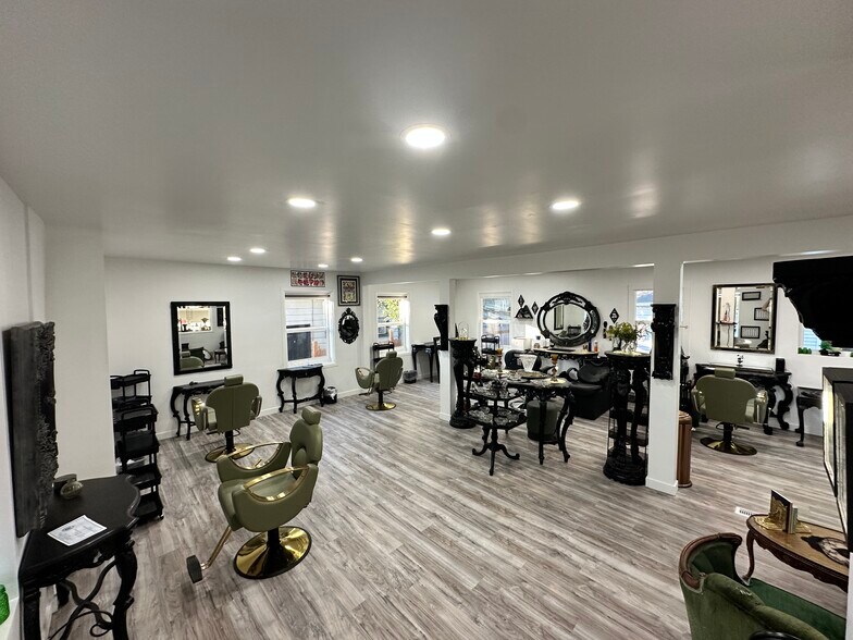 3841 S Highland Dr, Salt Lake City, UT à louer - Photo de l’immeuble – Image 3 sur 16