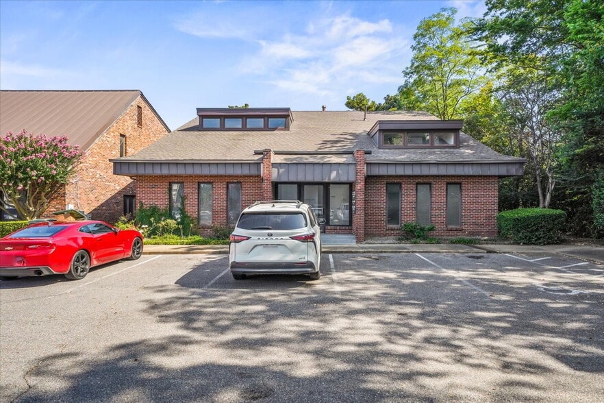 6262 Poplar Ave, Memphis, TN à vendre - Photo de l’immeuble – Image 3 sur 17