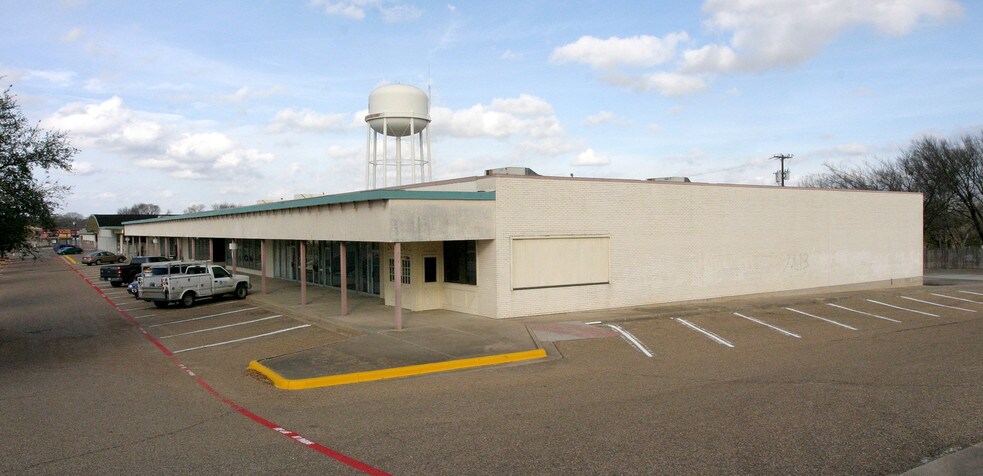630 W Pleasant Run Rd, Lancaster, TX à louer - Photo de l’immeuble – Image 2 sur 10