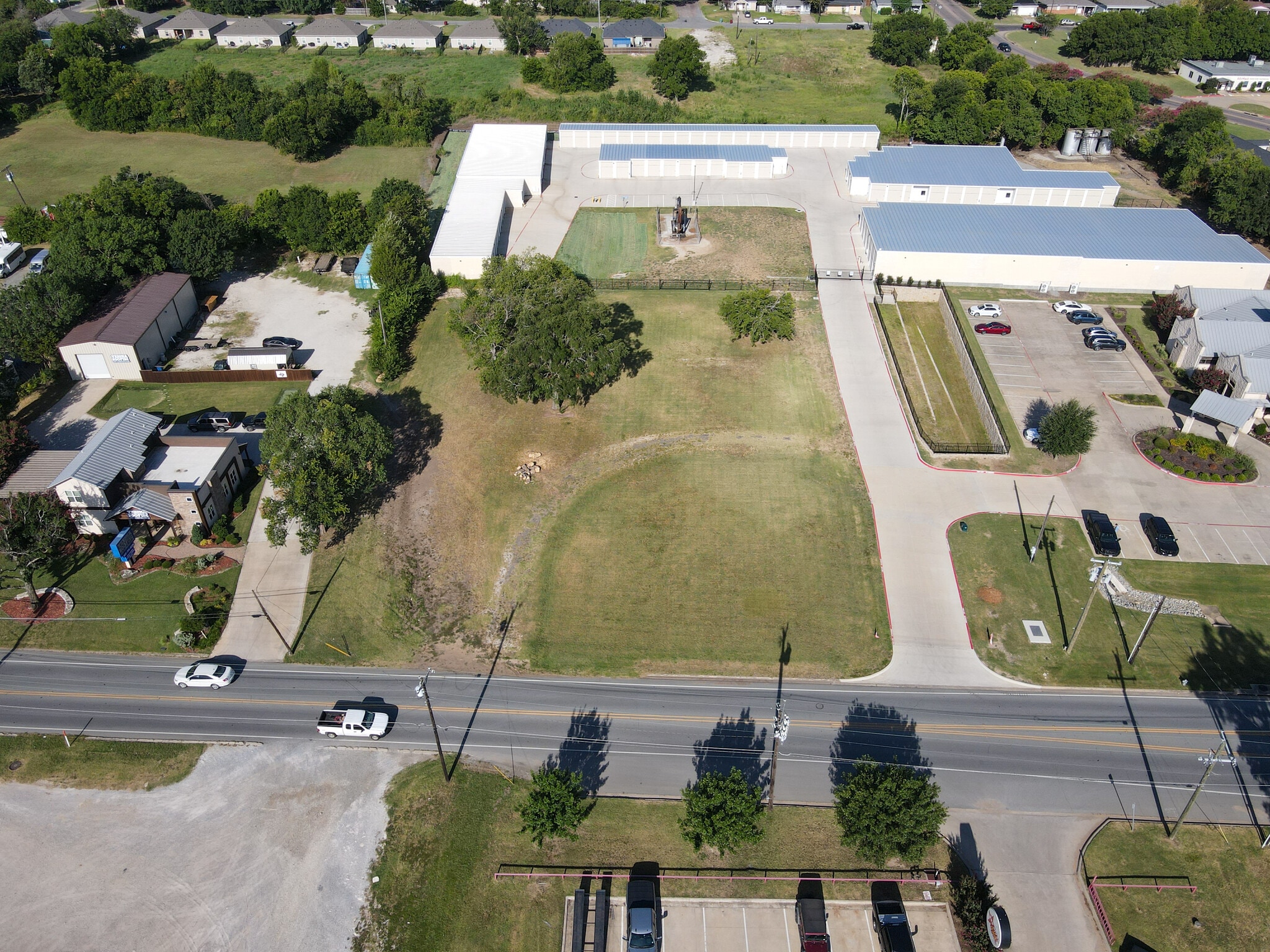 2412 N Travis St, Sherman, TX à vendre Aérien– Image 1 sur 7
