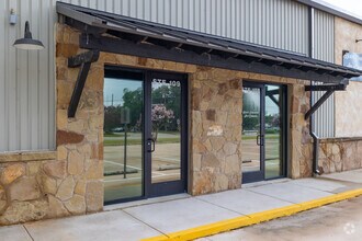 190 Center St, New Braunfels, TX à louer Photo de l’immeuble– Image 1 sur 8