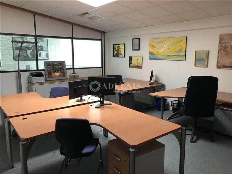 Bureau dans BOIS-D'ARCY à louer - Photo de l’immeuble – Image 2 sur 5