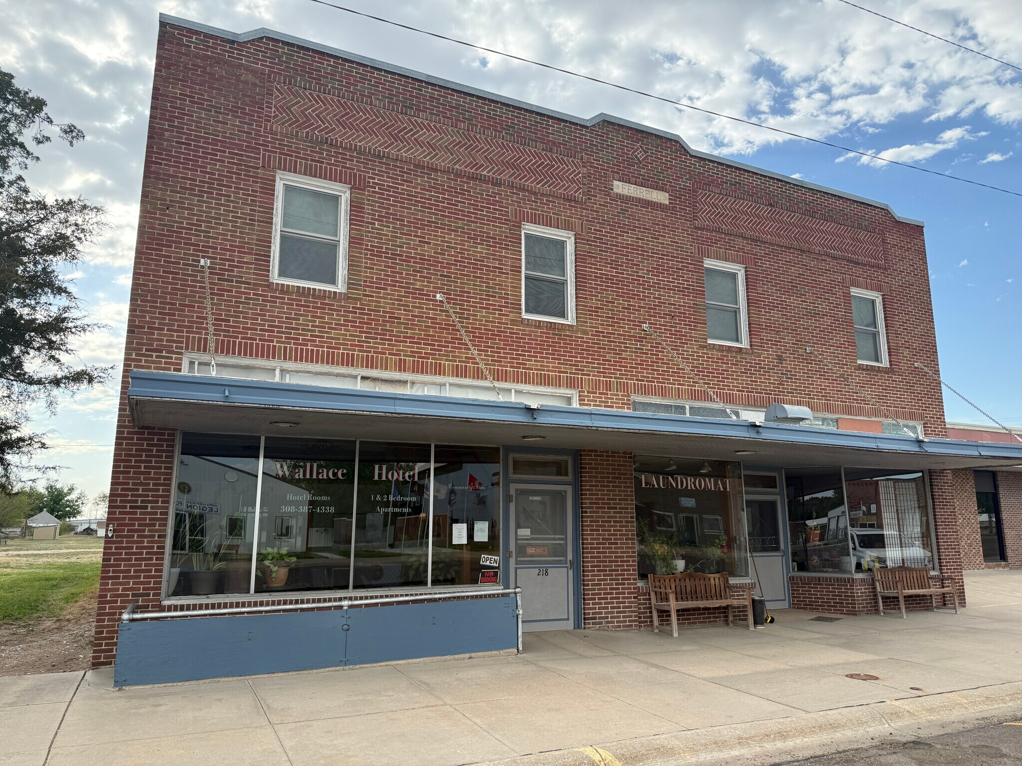 218 Commercial Ave, Wallace, NE à vendre Photo de l’immeuble– Image 1 sur 50