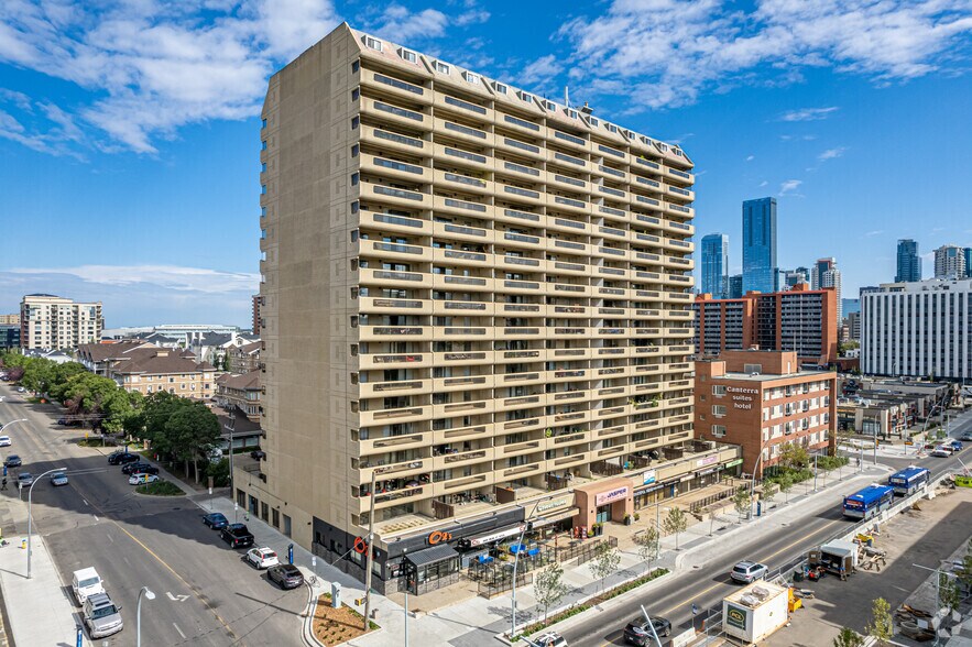 11020 Jasper Av NW, Edmonton, AB à louer - Photo principale – Image 1 sur 21