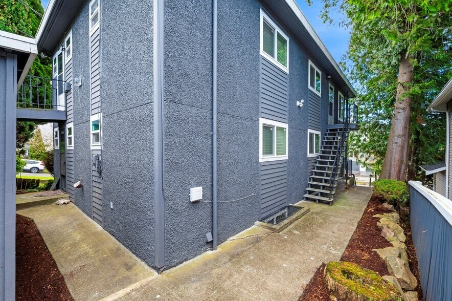 5954 Fauntleroy Way, Seattle, WA à vendre - Photo de l’immeuble – Image 3 sur 14