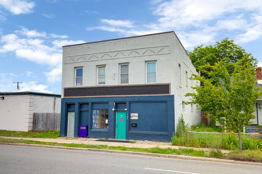 705 Richmond Hwy, Richmond, VA à vendre - Photo de l’immeuble – Image 3 sur 31