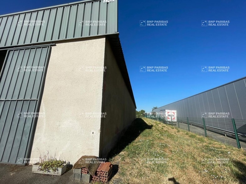 Industriel/Logistique dans Saint-Alban à louer - Photo de l’immeuble – Image 3 sur 11