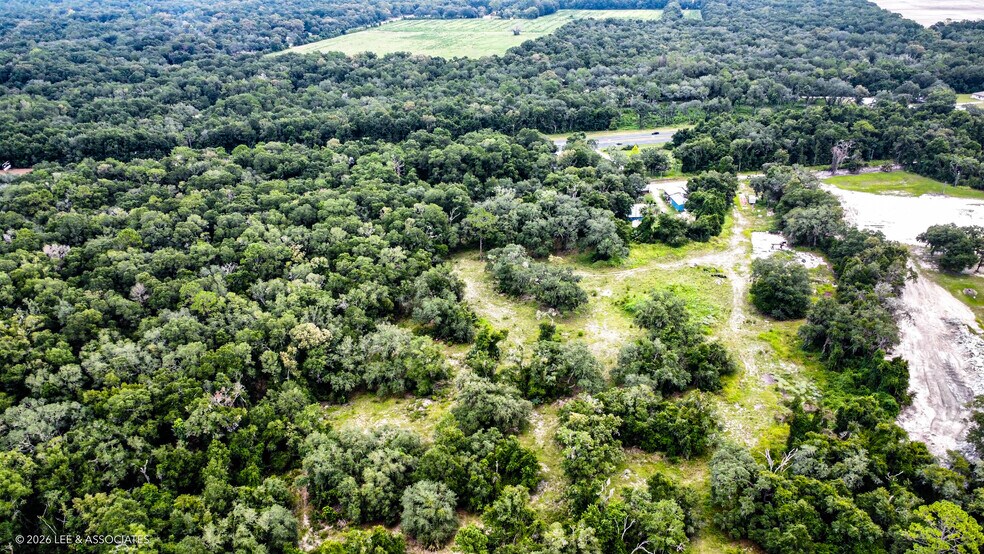 16116 NW 81st Ave, Fanning Springs, FL à louer - Photo de l’immeuble – Image 3 sur 7