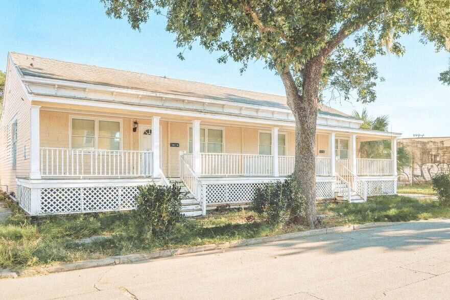 14 W 43rd St, Savannah, GA à louer - Photo de l’immeuble – Image 3 sur 8