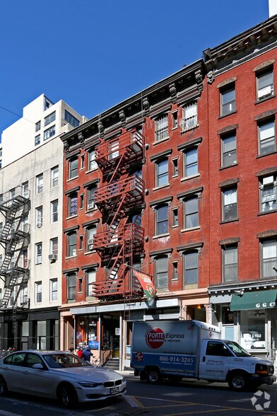 42-44 Grand St, New York, NY à louer - Photo de l’immeuble – Image 1 sur 12