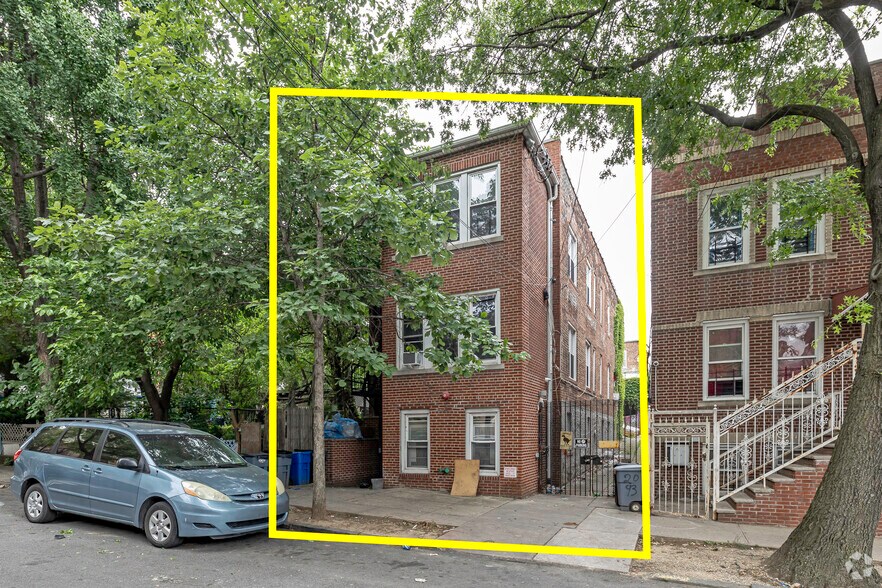 644 Barretto St, Bronx, NY à vendre - Photo de l’immeuble – Image 1 sur 14