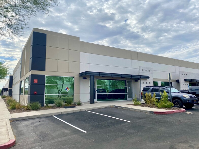 1125 W Pinnacle Peak Rd, Phoenix, AZ à louer - Photo de l’immeuble – Image 2 sur 3