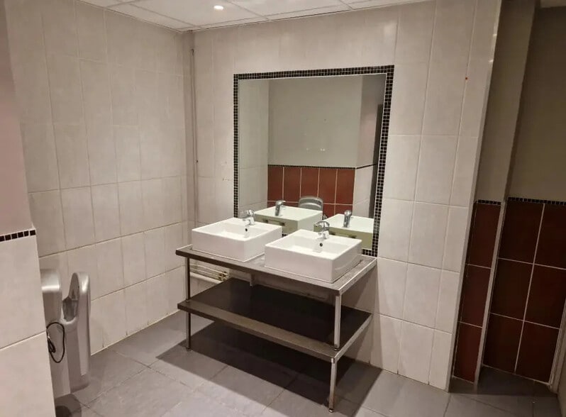 Bureau dans Boulogne-Billancourt à louer - Photo de l’immeuble – Image 3 sur 17