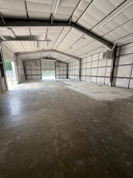 3101 IH 30, Dallas, TX à vendre - Photo de l’immeuble – Image 3 sur 5