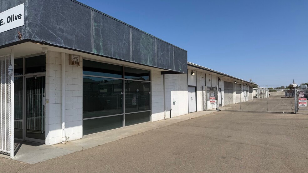 4729 E Olive Ave, Fresno, CA à vendre - Photo de l’immeuble – Image 2 sur 17