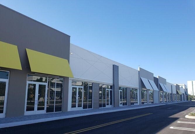 10887-10891 NW 17th St, Miami, FL à louer - Photo de l’immeuble – Image 3 sur 24
